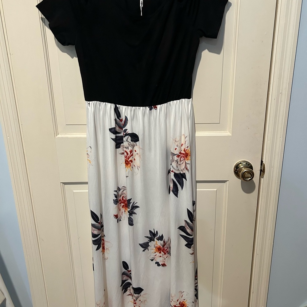 Styleworld black cold shoulder foral dress LARGE - Picture 3 of 7